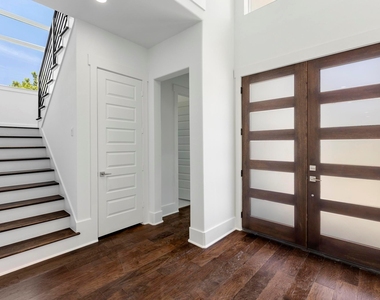114 Bentwood Dr - Photo Thumbnail 2