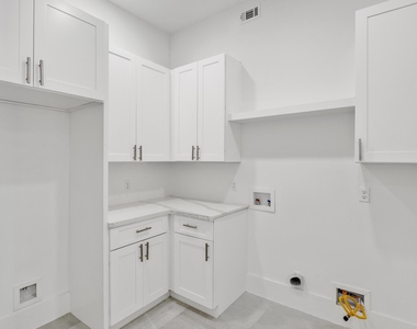 114 Bentwood Dr - Photo Thumbnail 6