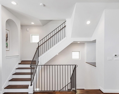 1221 Bonner Street - Photo Thumbnail 5