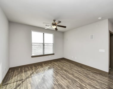 5454 Washington St Avenue - Photo Thumbnail 16