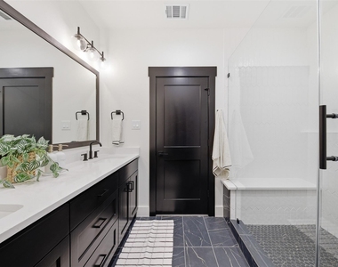 4603 Harrisburg Boulevard - Photo Thumbnail 26