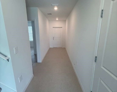 11613 Savanna Lakes Boulevard - Photo Thumbnail 5