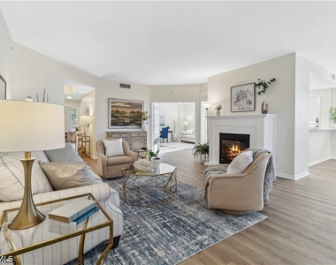 1001 Arbor Lake Drive - Photo Thumbnail 8