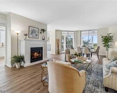 1001 Arbor Lake Drive - Photo Thumbnail 6