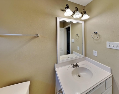 5718 Emerald Brook Lane - Photo Thumbnail 14