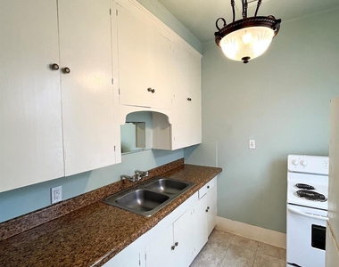 4114 Avenue S 1/2 - Photo Thumbnail 3