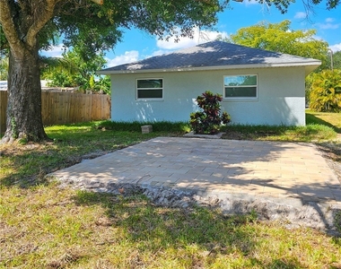 2826 West Road - Photo Thumbnail 3