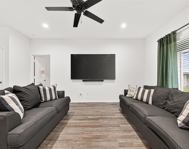 40310 Bermuda Ivy Street - Photo Thumbnail 7