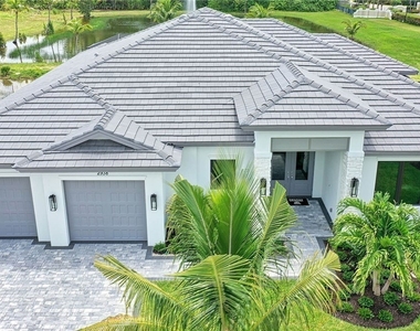 2938 Coco Lakes Drive - Photo Thumbnail 16