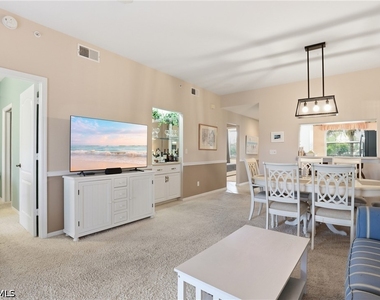 9200 Highland Woods Boulevard - Photo Thumbnail 2