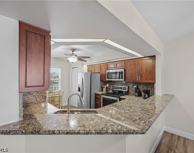 2050 W Crown Pointe Boulevard - Photo Thumbnail 6