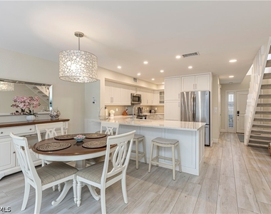 833 Meadowland Drive - Photo Thumbnail 2