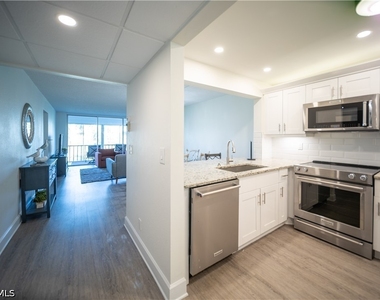 1086 Forest Lakes Drive - Photo Thumbnail 4
