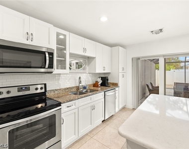 749 91st Avenue N - Photo Thumbnail 8