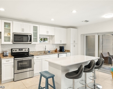 749 91st Avenue N - Photo Thumbnail 6