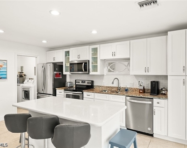 749 91st Avenue N - Photo Thumbnail 7