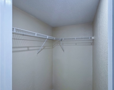 4621 Bayshore Drive - Photo Thumbnail 6