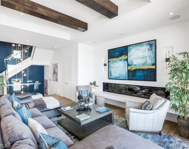 103 Saint Lucia Lane - Photo Thumbnail 31