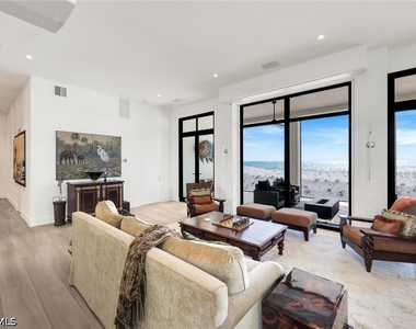 103 Saint Lucia Lane - Photo Thumbnail 10