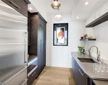 103 Saint Lucia Lane - Photo Thumbnail 43