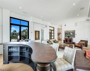 103 Saint Lucia Lane - Photo Thumbnail 9