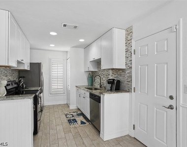 534 96th Avenue N - Photo Thumbnail 3