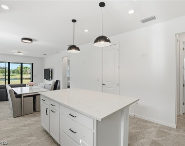 1645 Serena Avenue - Photo Thumbnail 8