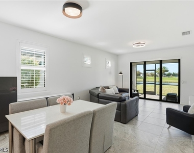 1645 Serena Avenue - Photo Thumbnail 11