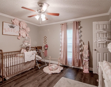 162 Varsity Drive - Photo Thumbnail 21