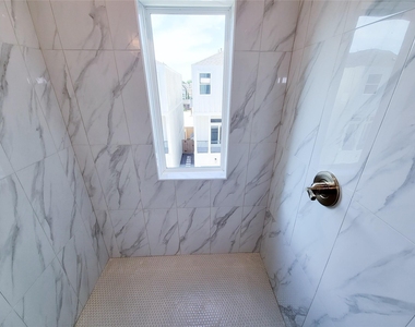 7705 Earl Rudder Way - Photo Thumbnail 7