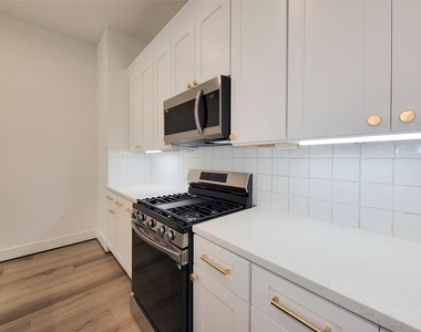 7705 Earl Rudder Way - Photo Thumbnail 17