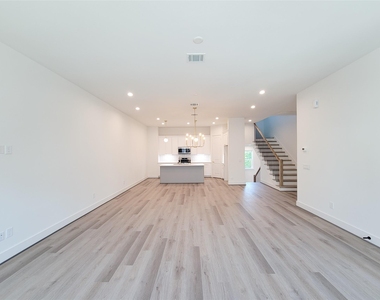 7705 Earl Rudder Way - Photo Thumbnail 25