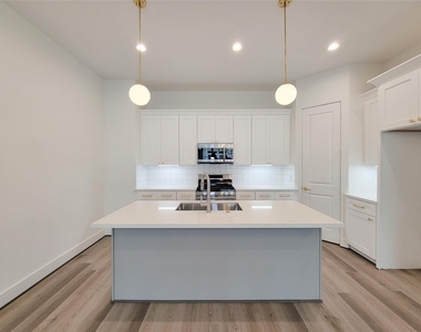 7705 Earl Rudder Way - Photo Thumbnail 27