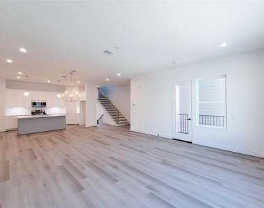 7705 Earl Rudder Way - Photo Thumbnail 24