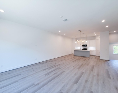 7705 Earl Rudder Way - Photo Thumbnail 26