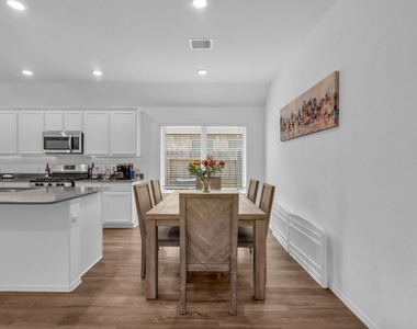1413 Cantabria Court - Photo Thumbnail 8