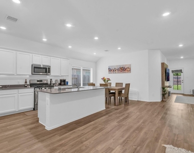 1413 Cantabria Court - Photo Thumbnail 4