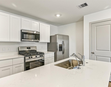 1015 Bluegill Drive - Photo Thumbnail 5