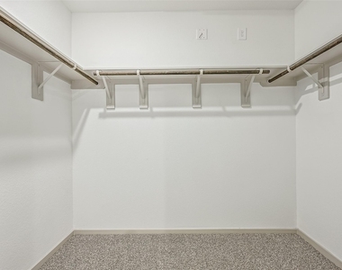 1015 Bluegill Drive - Photo Thumbnail 18