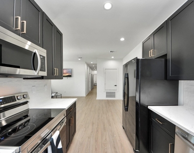 9732 Tuffly Street - Photo Thumbnail 16