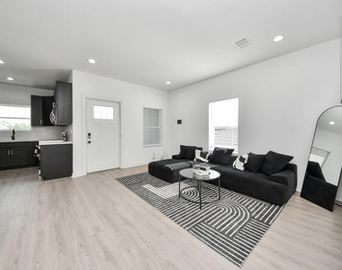9732 Tuffly Street - Photo Thumbnail 8