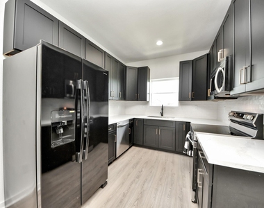 9732 Tuffly Street - Photo Thumbnail 11