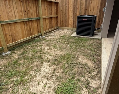 7034 Smilax Street - Photo Thumbnail 10