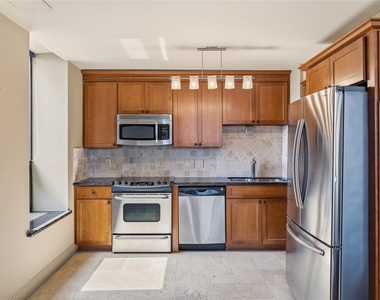 1111 Caroline Street - Photo Thumbnail 5