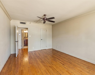 1111 Caroline Street - Photo Thumbnail 8
