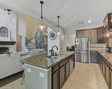 17611 Fossil Ridge Lane - Photo Thumbnail 12