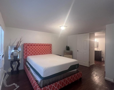 607 Enid Street - Photo Thumbnail 8