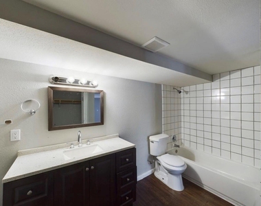 607 Enid Street - Photo Thumbnail 9
