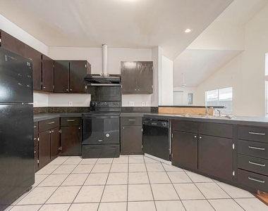 4617 Talina Way - Photo Thumbnail 8