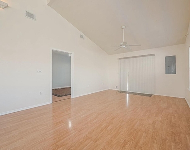 4617 Talina Way - Photo Thumbnail 5